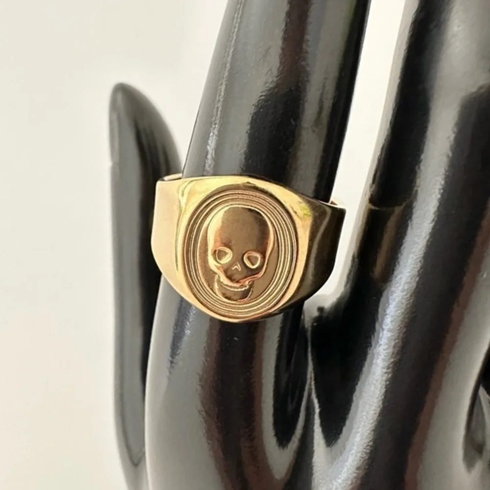 Gold‎ Skull Ring